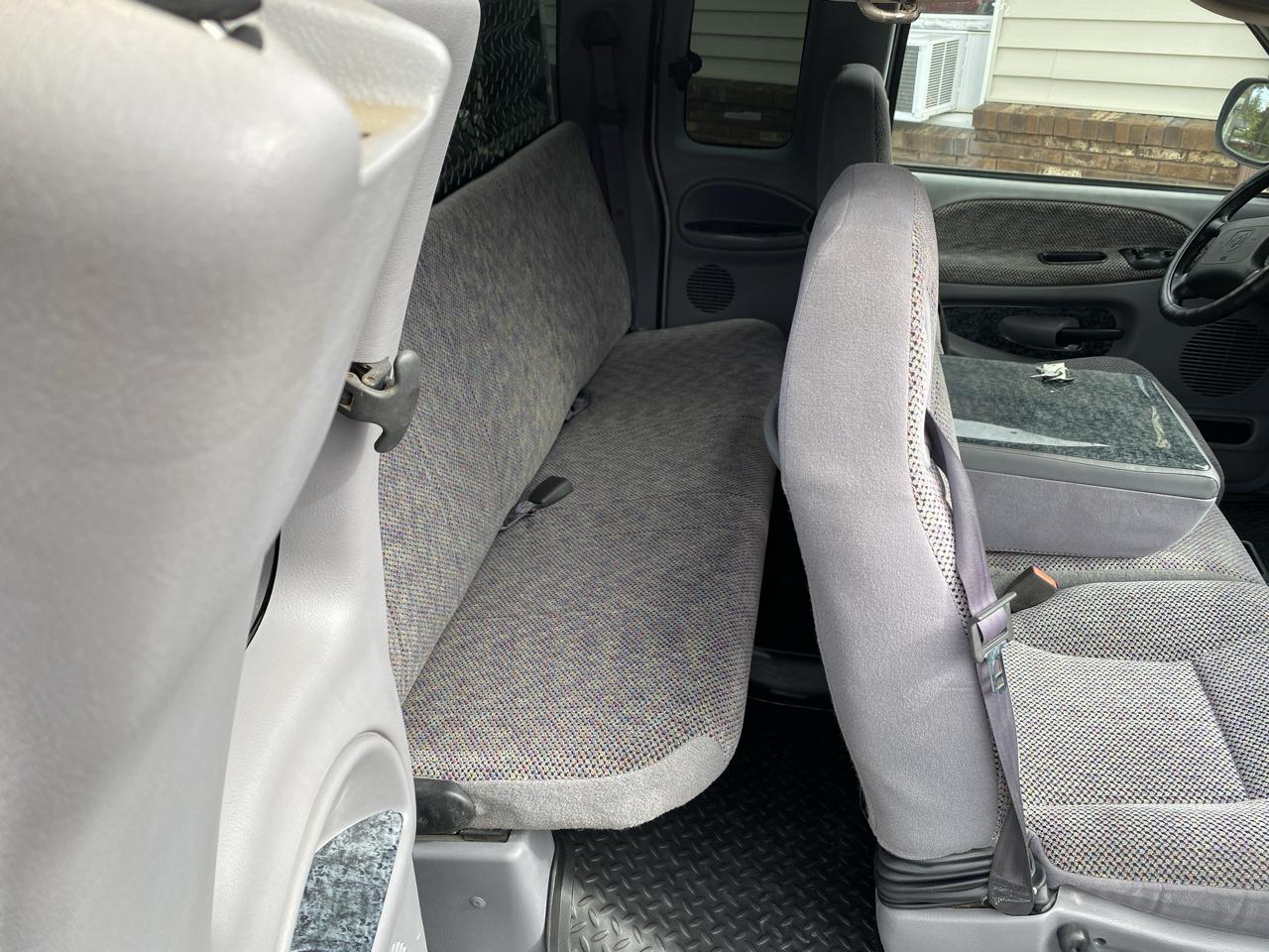 Dodge Ram 2500 4dr Quad Cab 139" WB HD 2000