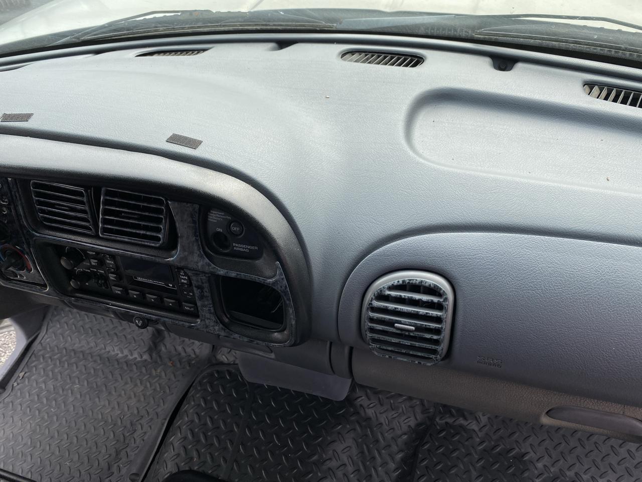 Dodge Ram 2500 4dr Quad Cab 139" WB HD 2000