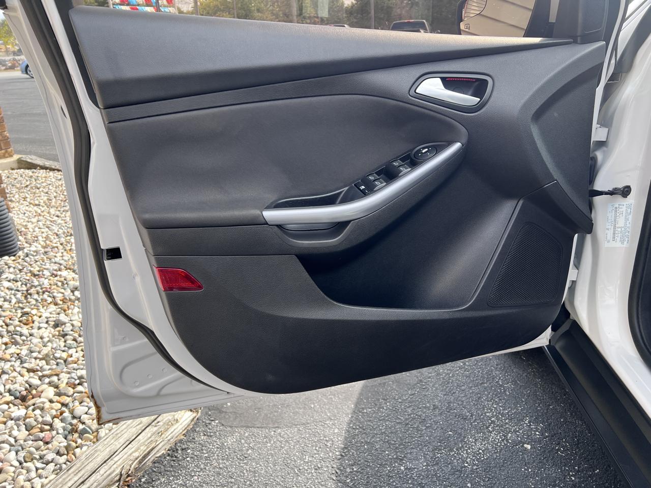 Ford Focus 5dr HB Titanium 2013