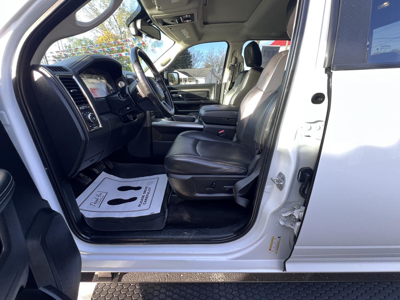 RAM 1500 4WD Crew Cab 140.5" Sport 2016