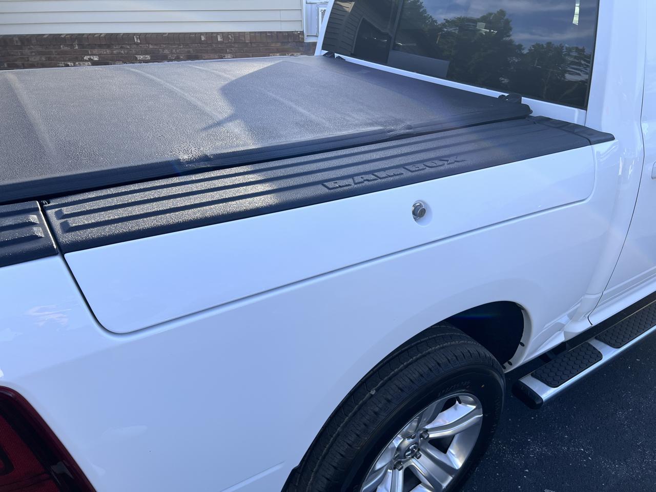 RAM 1500 4WD Crew Cab 140.5" Sport 2016