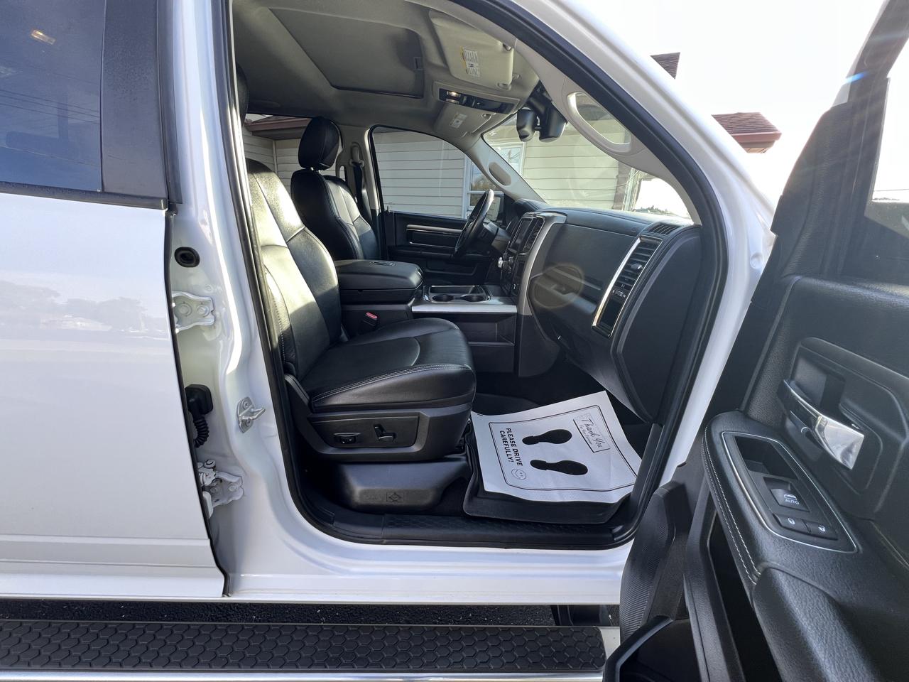 RAM 1500 4WD Crew Cab 140.5" Sport 2016