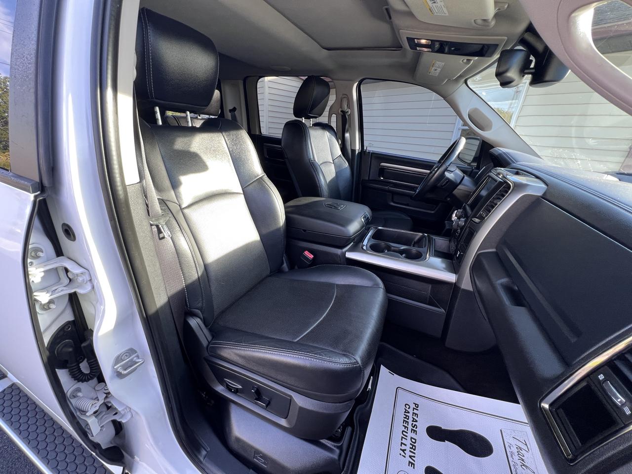 RAM 1500 4WD Crew Cab 140.5" Sport 2016
