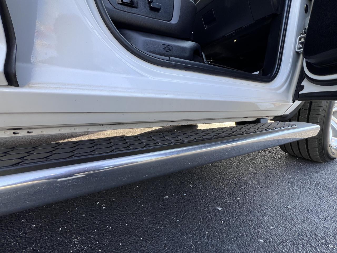 RAM 1500 4WD Crew Cab 140.5" Sport 2016