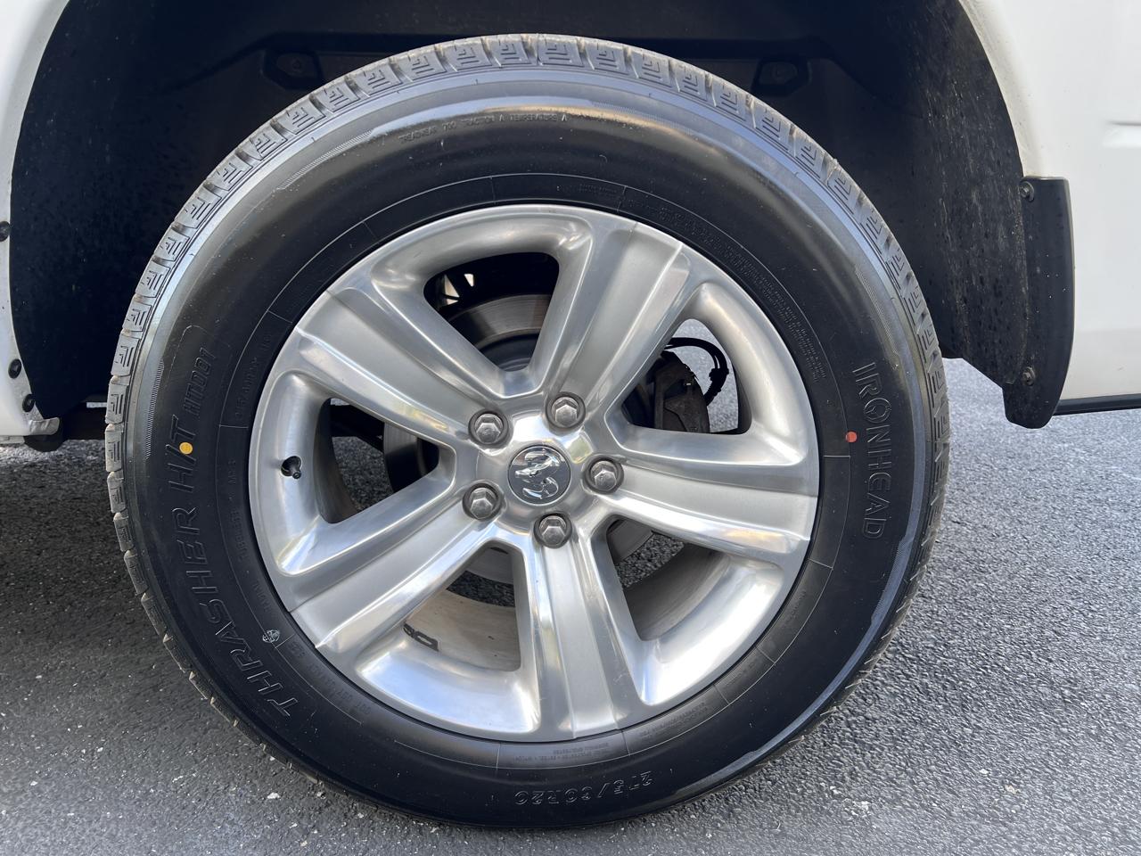 RAM 1500 4WD Crew Cab 140.5" Sport 2016