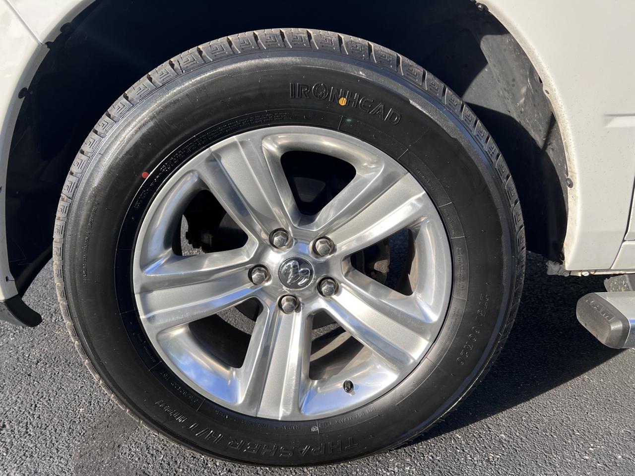RAM 1500 4WD Crew Cab 140.5" Sport 2016