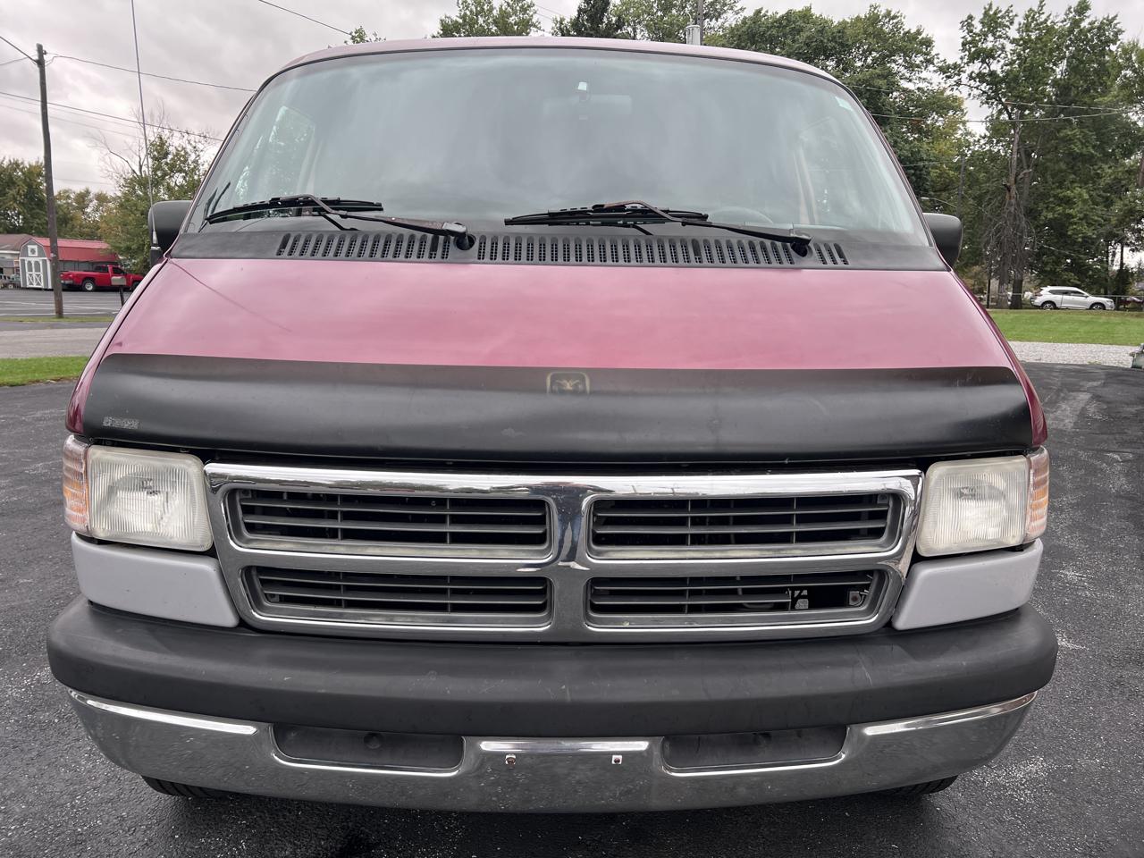 Dodge Ram Wagon B2500 127" WB 1997
