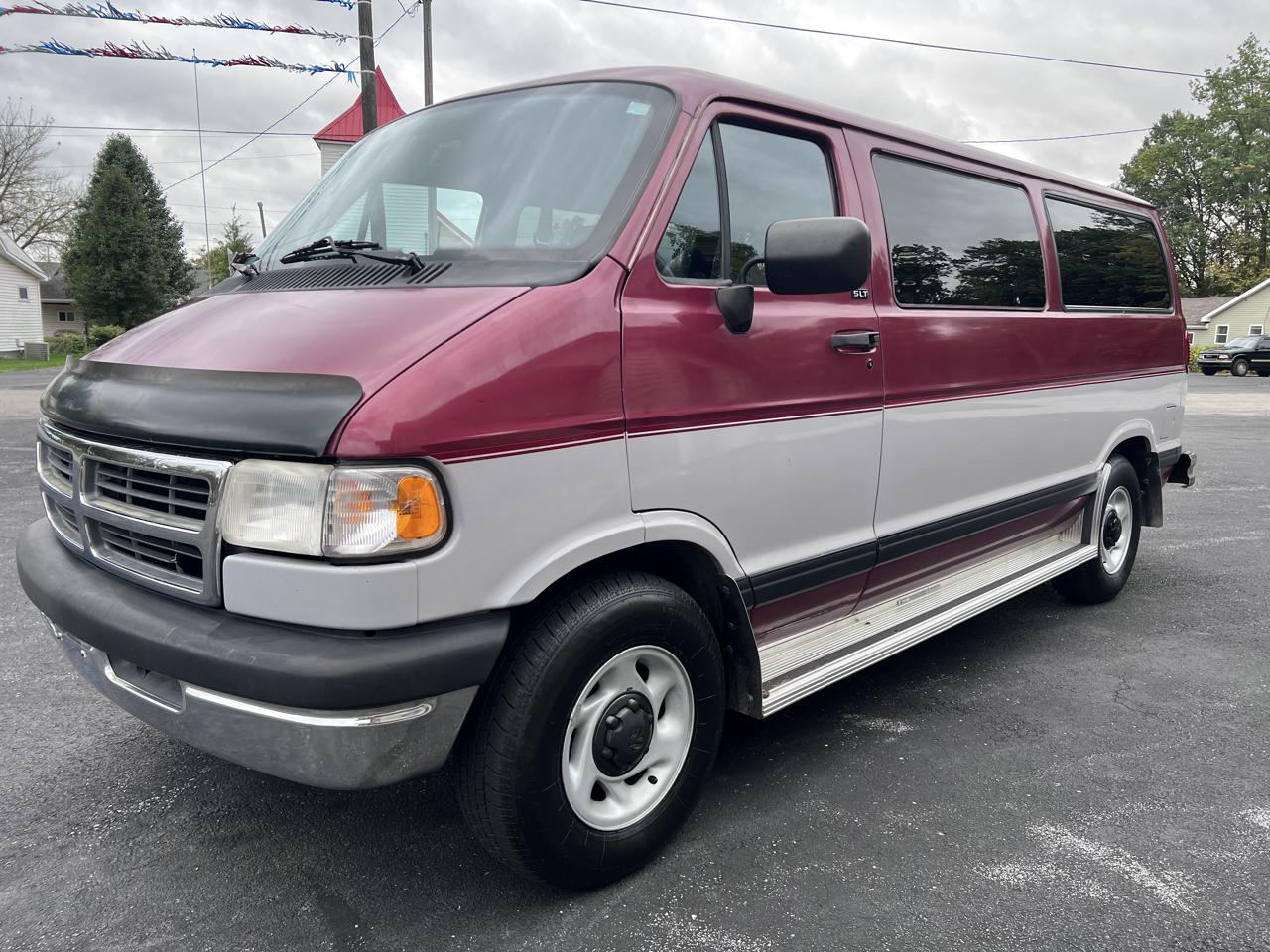 Dodge Ram Wagon B2500 127" WB 1997
