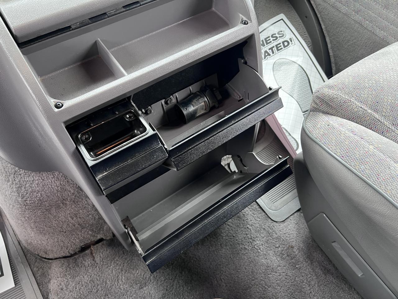 Dodge Ram Wagon B2500 127" WB 1997