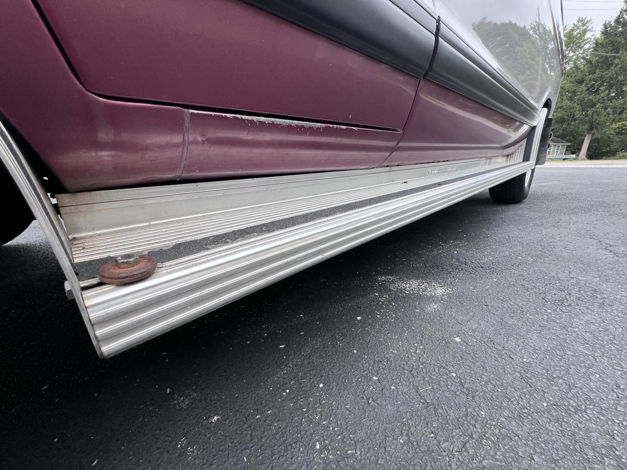 Dodge Ram Wagon B2500 127" WB 1997