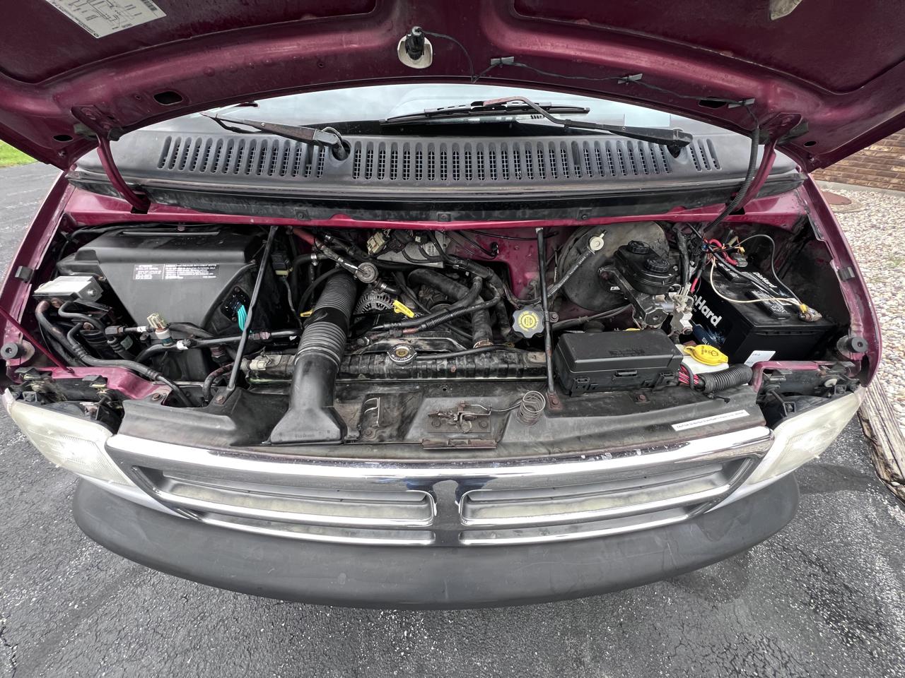 Dodge Ram Wagon B2500 127" WB 1997