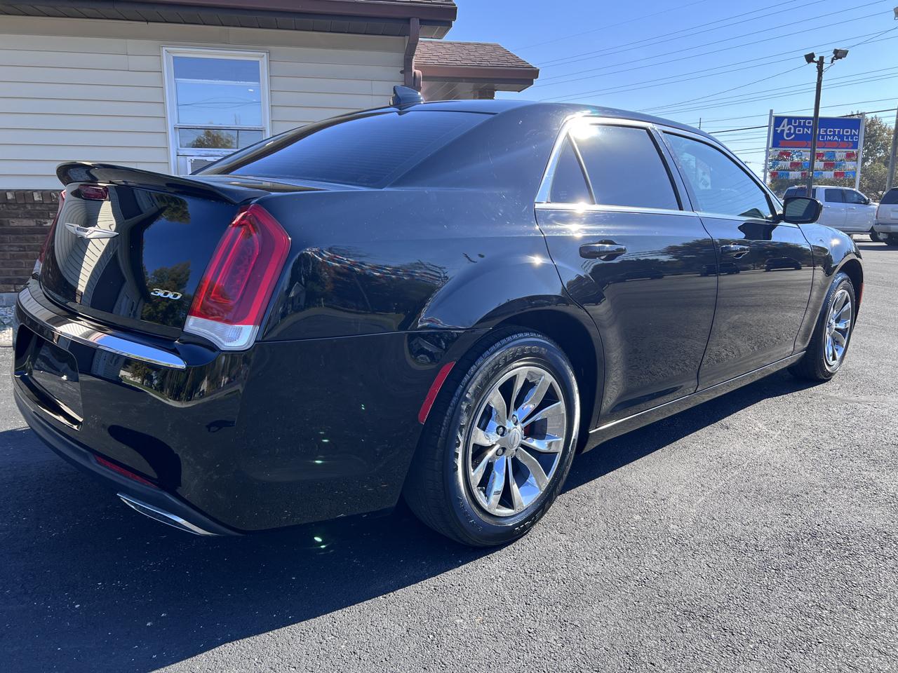 Chrysler 300 4dr Sdn Limited RWD 2015