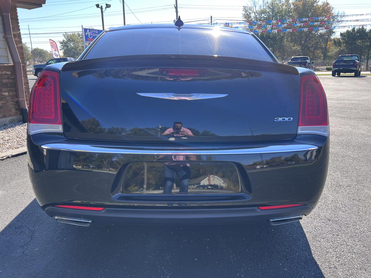Chrysler 300 4dr Sdn Limited RWD 2015