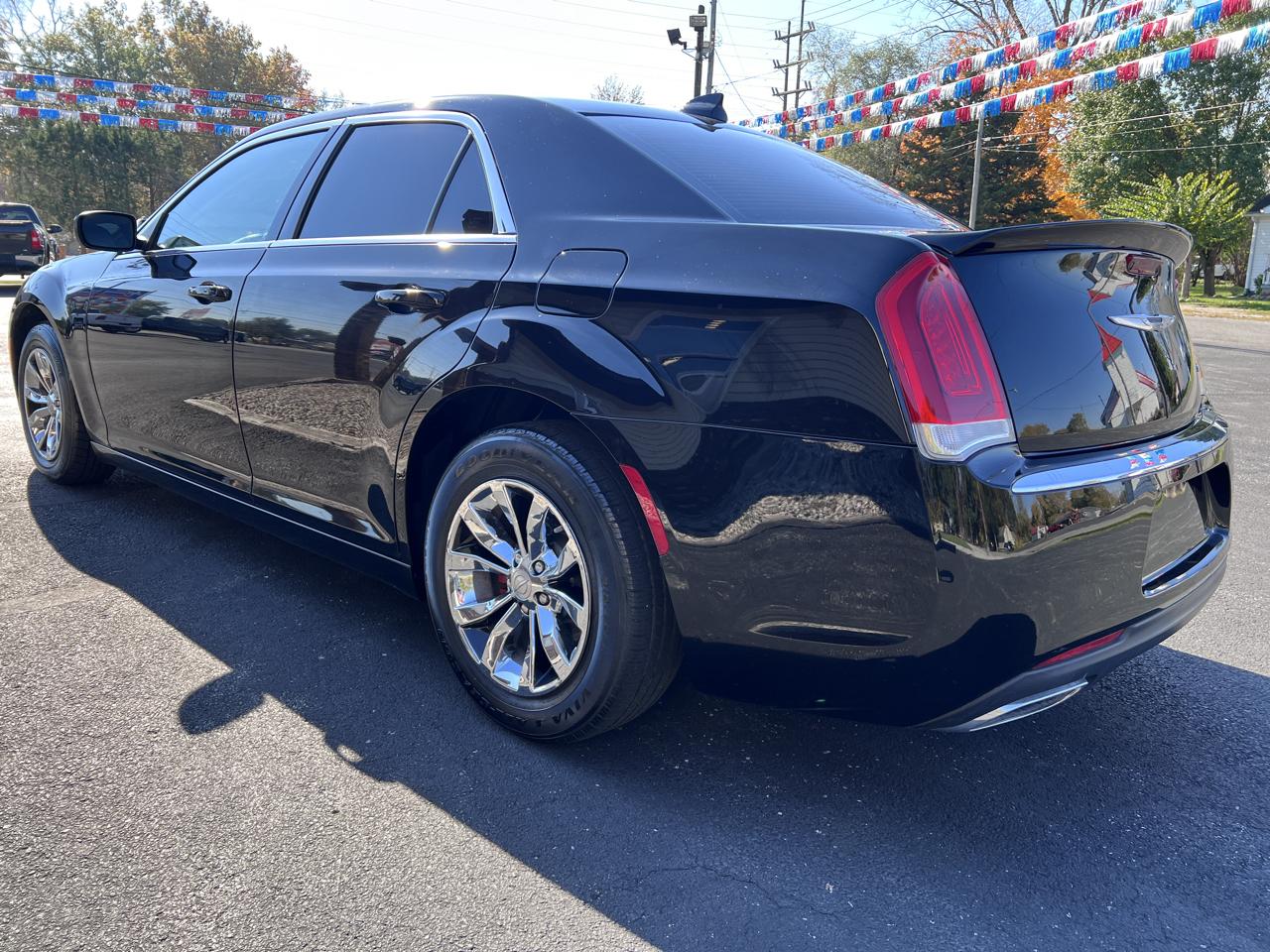 Chrysler 300 4dr Sdn Limited RWD 2015