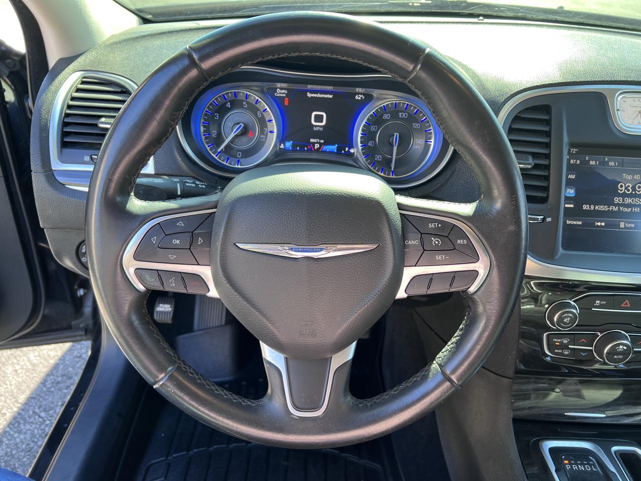 Chrysler 300 4dr Sdn Limited RWD 2015