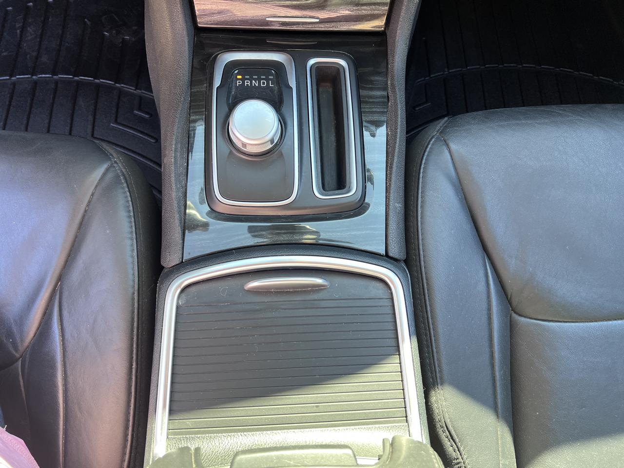 Chrysler 300 4dr Sdn Limited RWD 2015