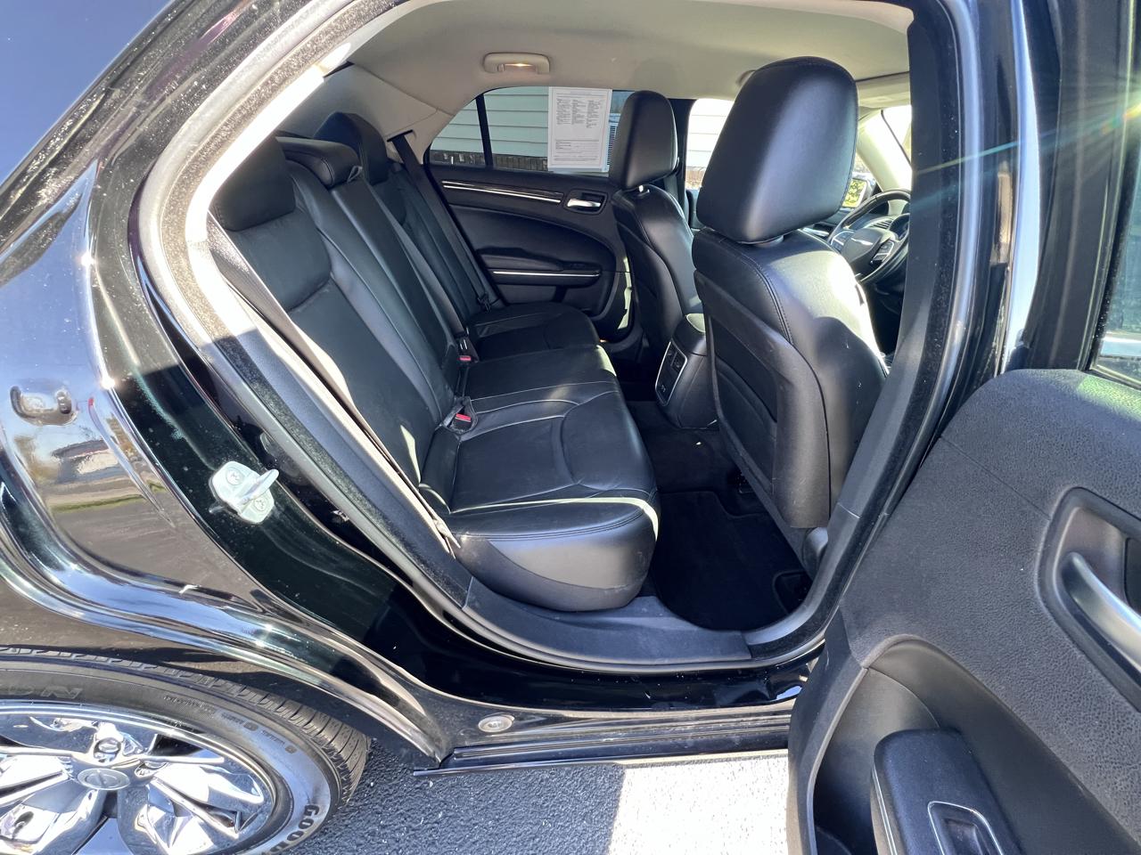 Chrysler 300 4dr Sdn Limited RWD 2015