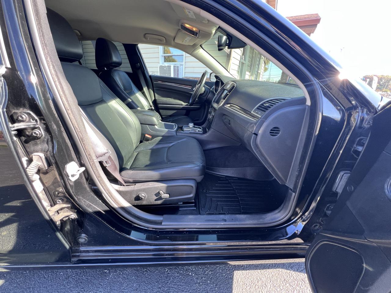 Chrysler 300 4dr Sdn Limited RWD 2015