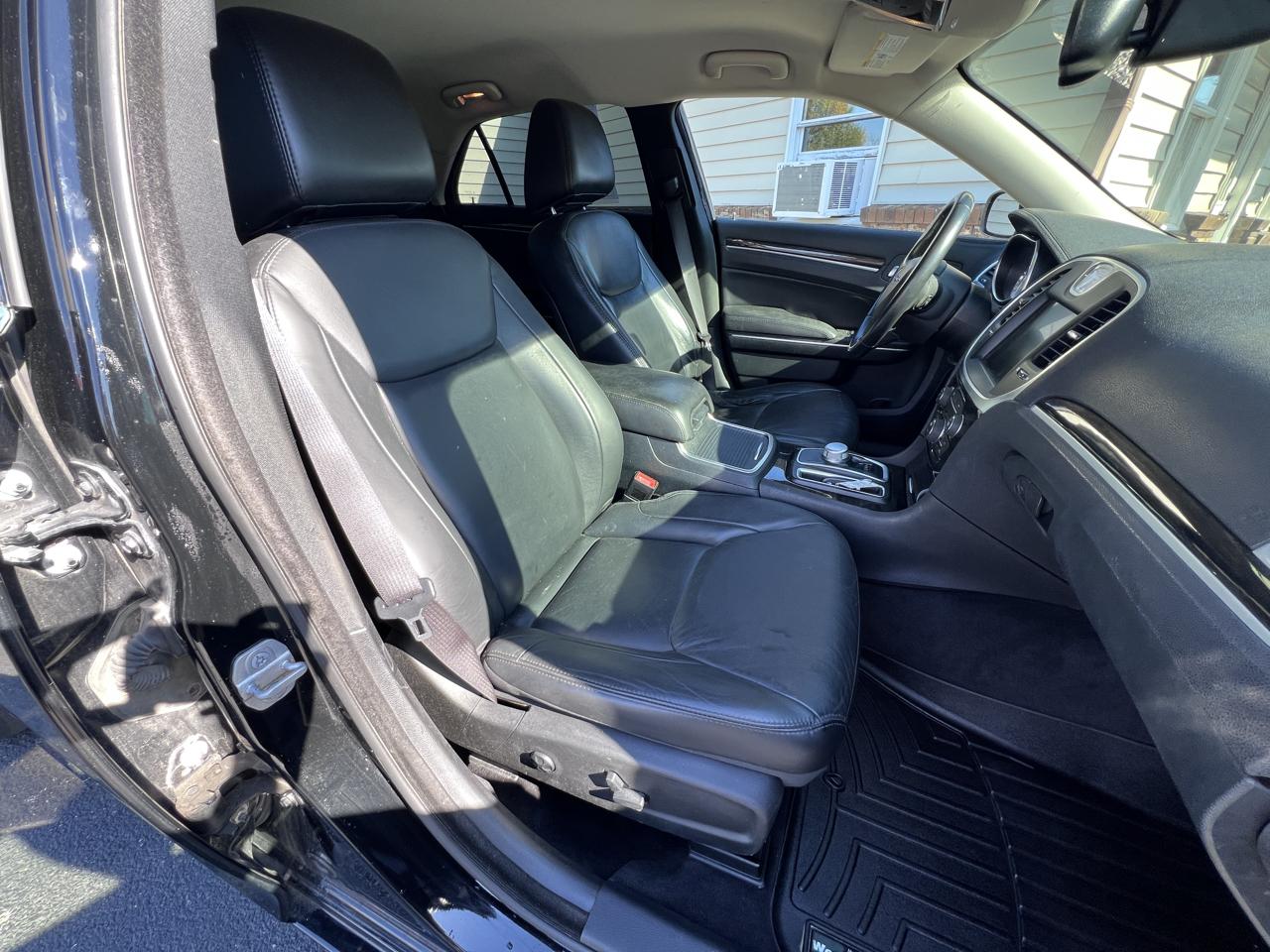 Chrysler 300 4dr Sdn Limited RWD 2015