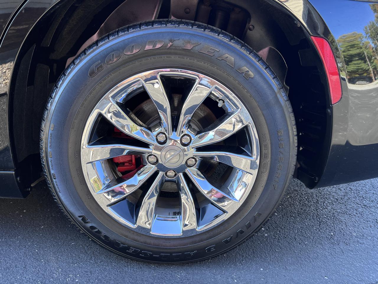 Chrysler 300 4dr Sdn Limited RWD 2015