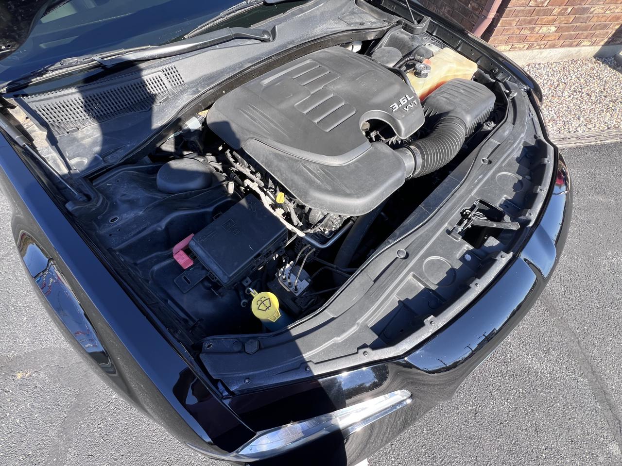 Chrysler 300 4dr Sdn Limited RWD 2015