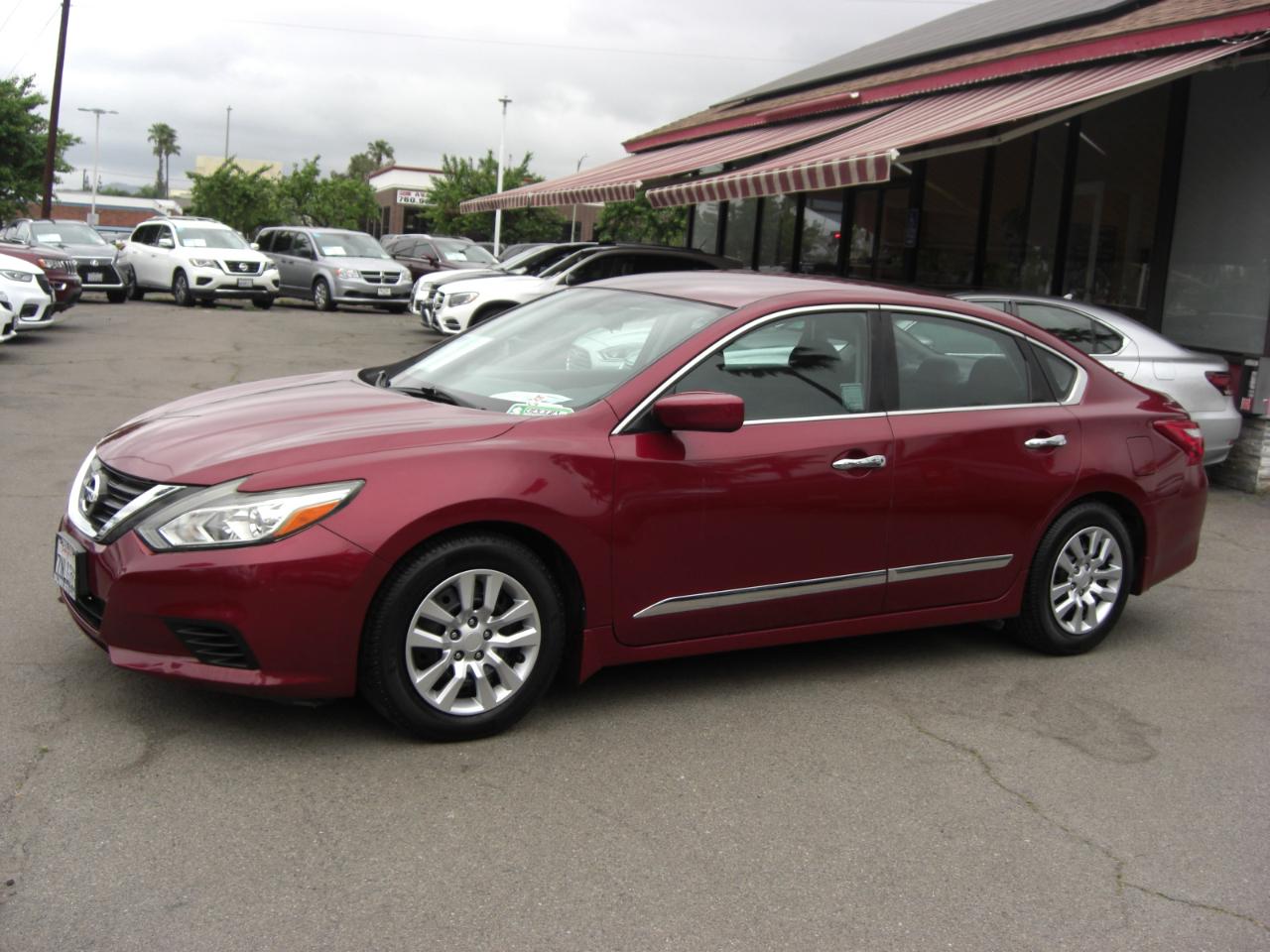 Nissan Altima 4dr Sdn V6 3.5 SV 2013