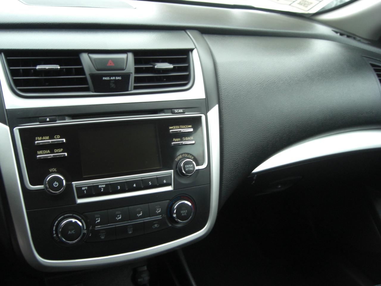 Nissan Altima 4dr Sdn V6 3.5 SV 2013