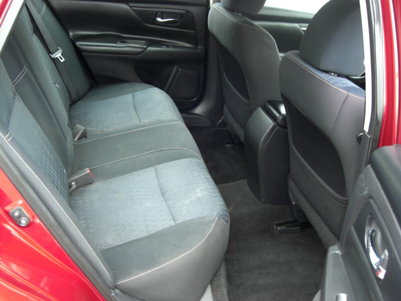 Nissan Altima 4dr Sdn V6 3.5 SV 2013