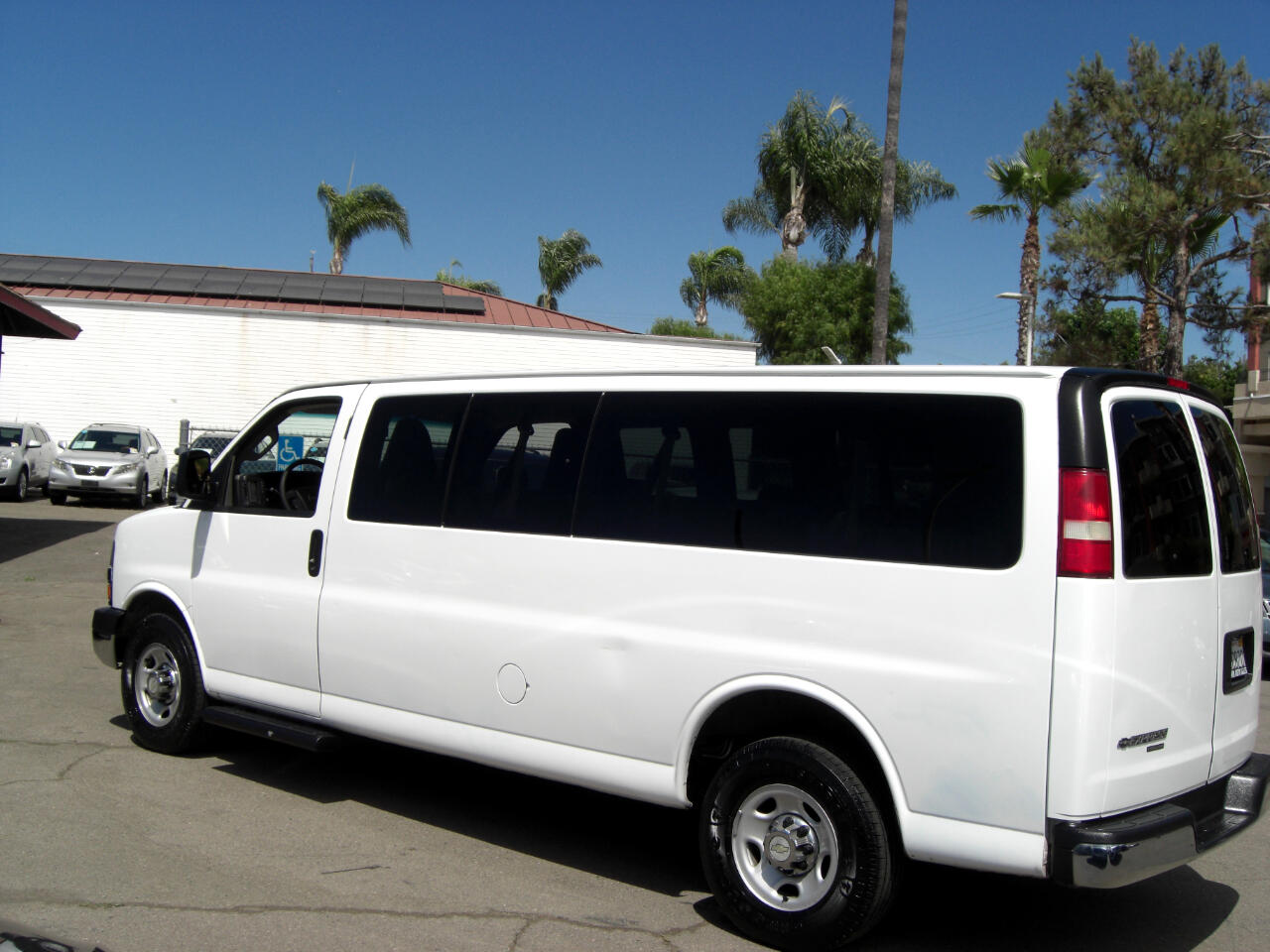 Chevrolet Express Passenger RWD 3500 155" LT w/1LT 2016 Chevrolet Express Passenger RWD 3500 155" LT w/1LT 2016