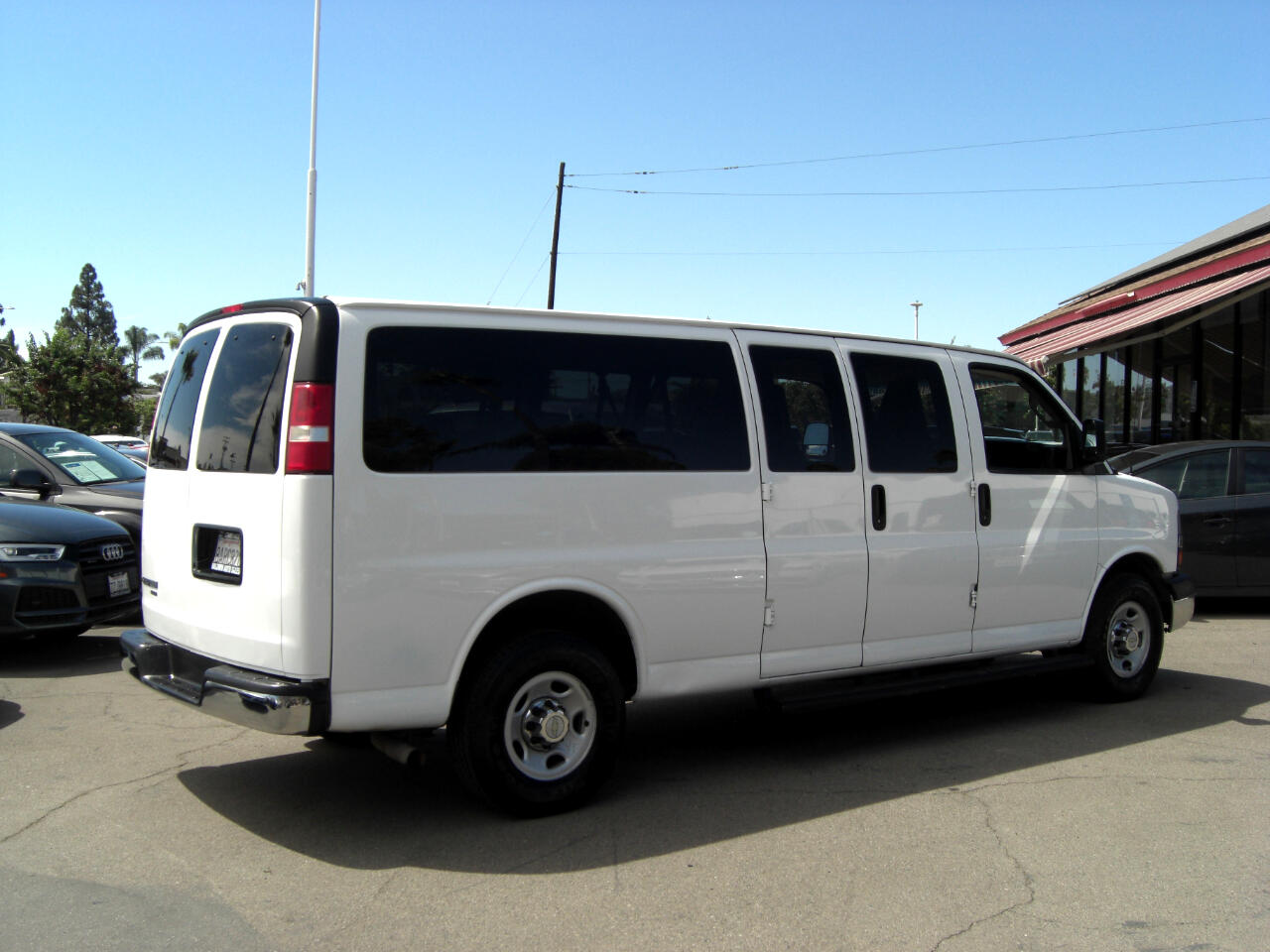 Chevrolet Express Passenger RWD 3500 155" LT w/1LT 2016 Chevrolet Express Passenger RWD 3500 155" LT w/1LT 2016
