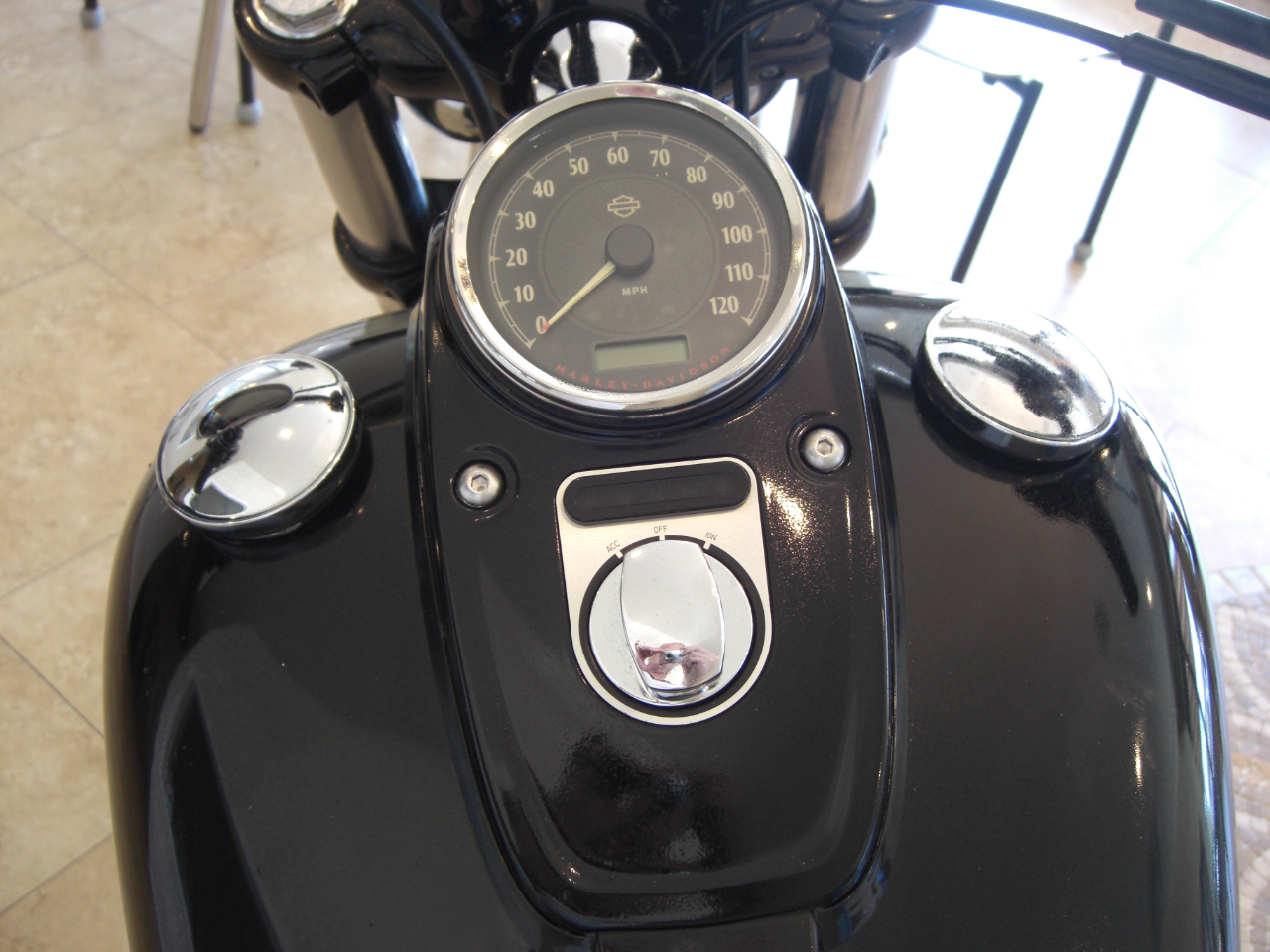 Harley-Davidson Dyna Fat Bob  2014 Harley-Davidson Dyna Fat Bob  2014