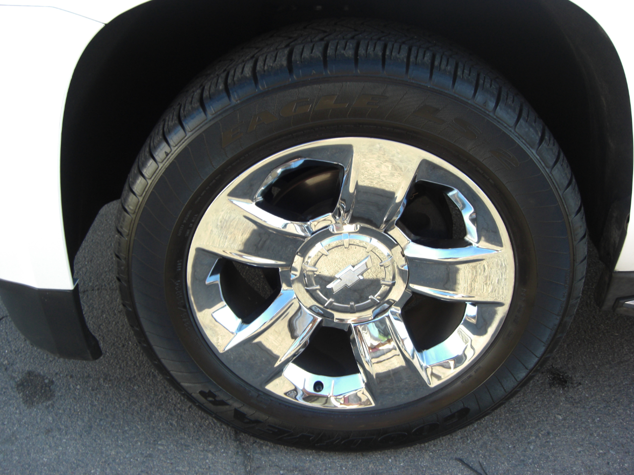 2015 Chevrolet Tahoe LTZ photo 3
