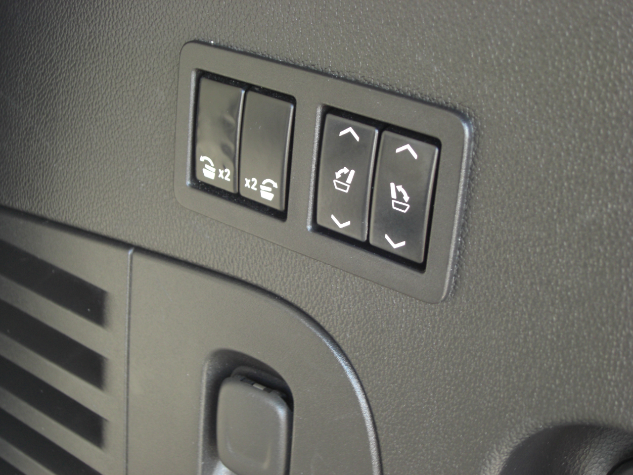 2015 Chevrolet Tahoe LTZ photo 14