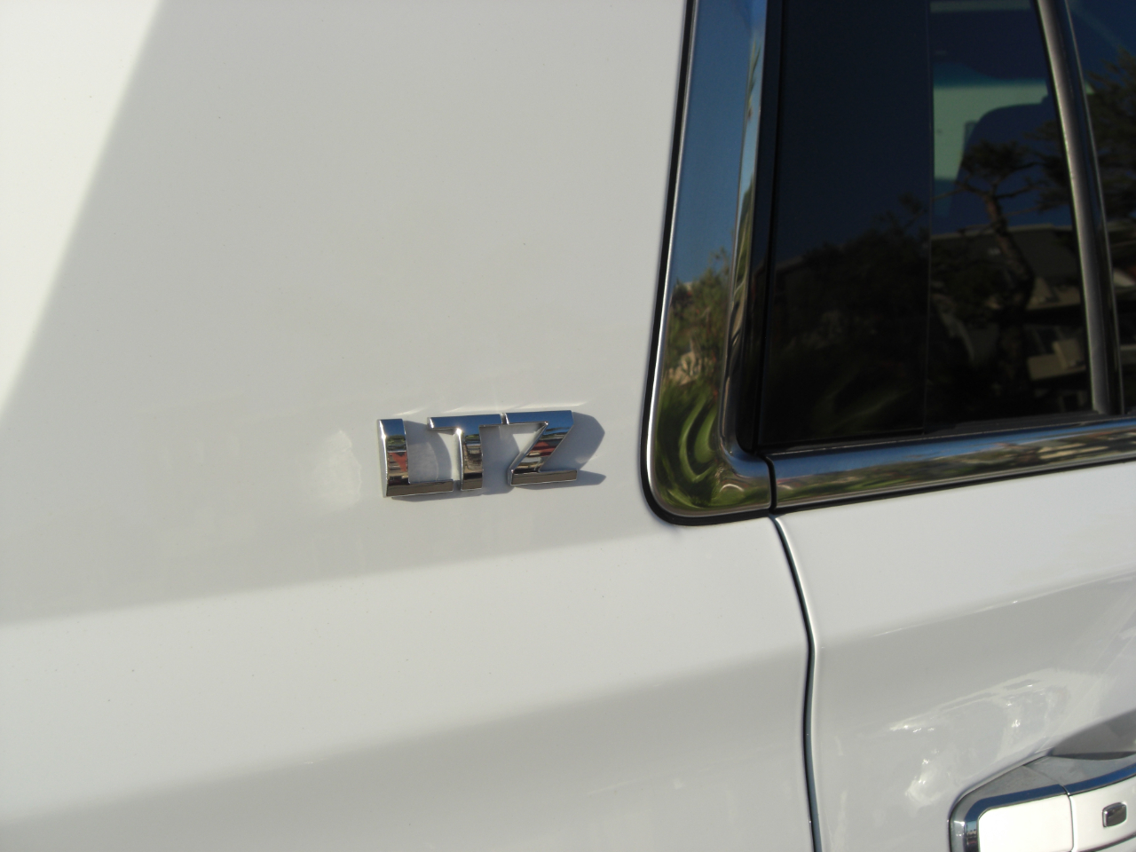2015 Chevrolet Tahoe LTZ photo 17