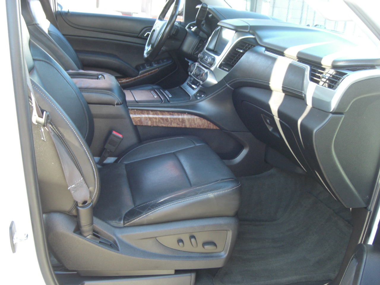 2015 Chevrolet Tahoe LTZ photo 18