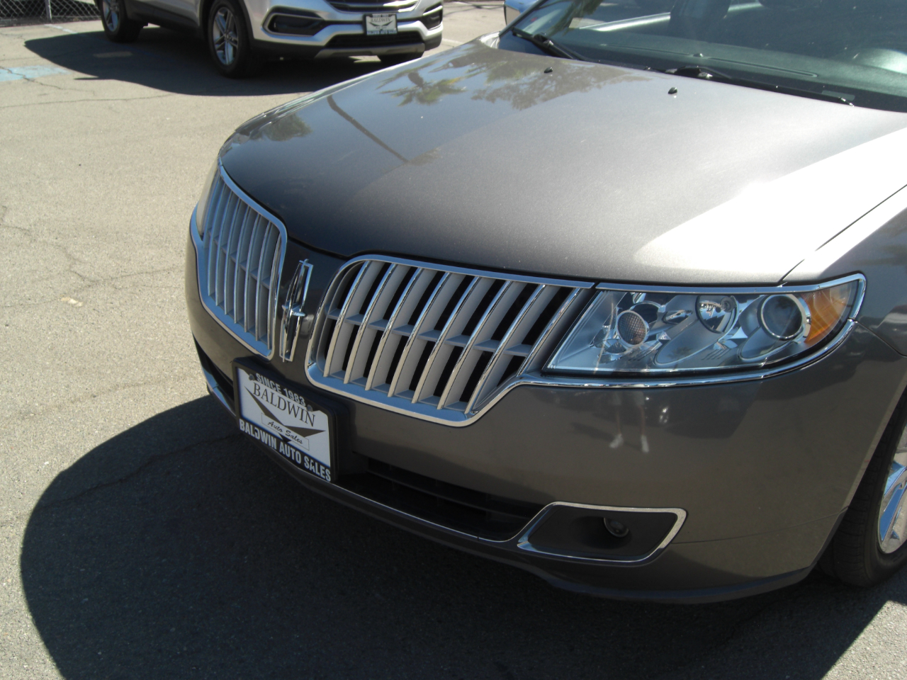2011 Lincoln MKZ photo 3