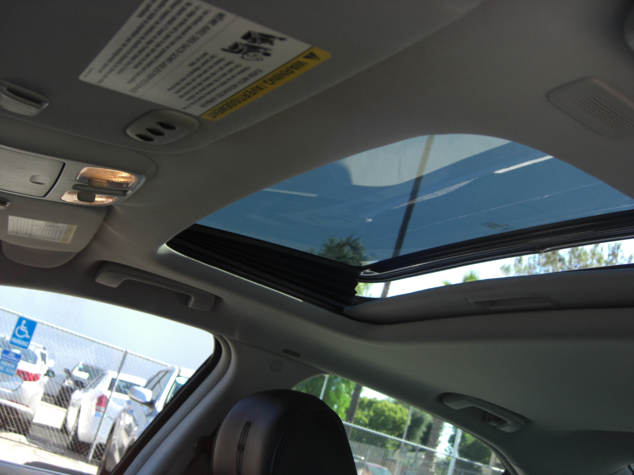 2011 Lincoln MKZ photo 6