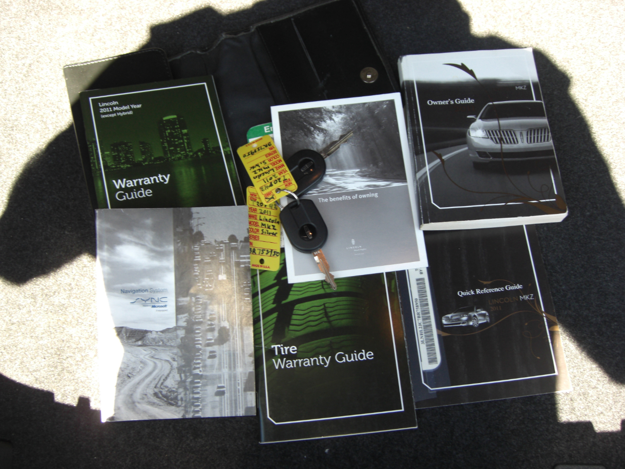 2011 Lincoln MKZ photo 11