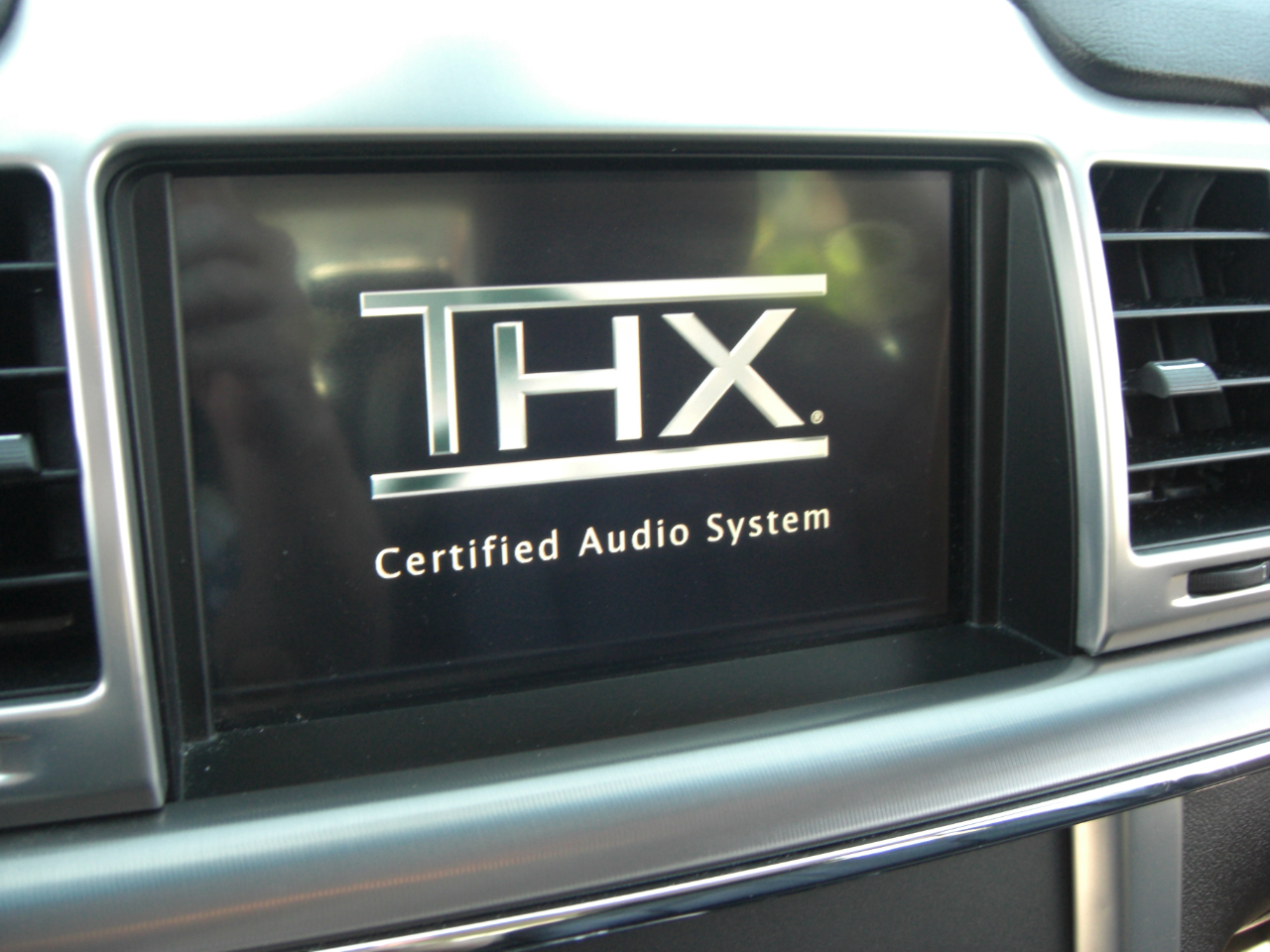 2011 Lincoln MKZ photo 18