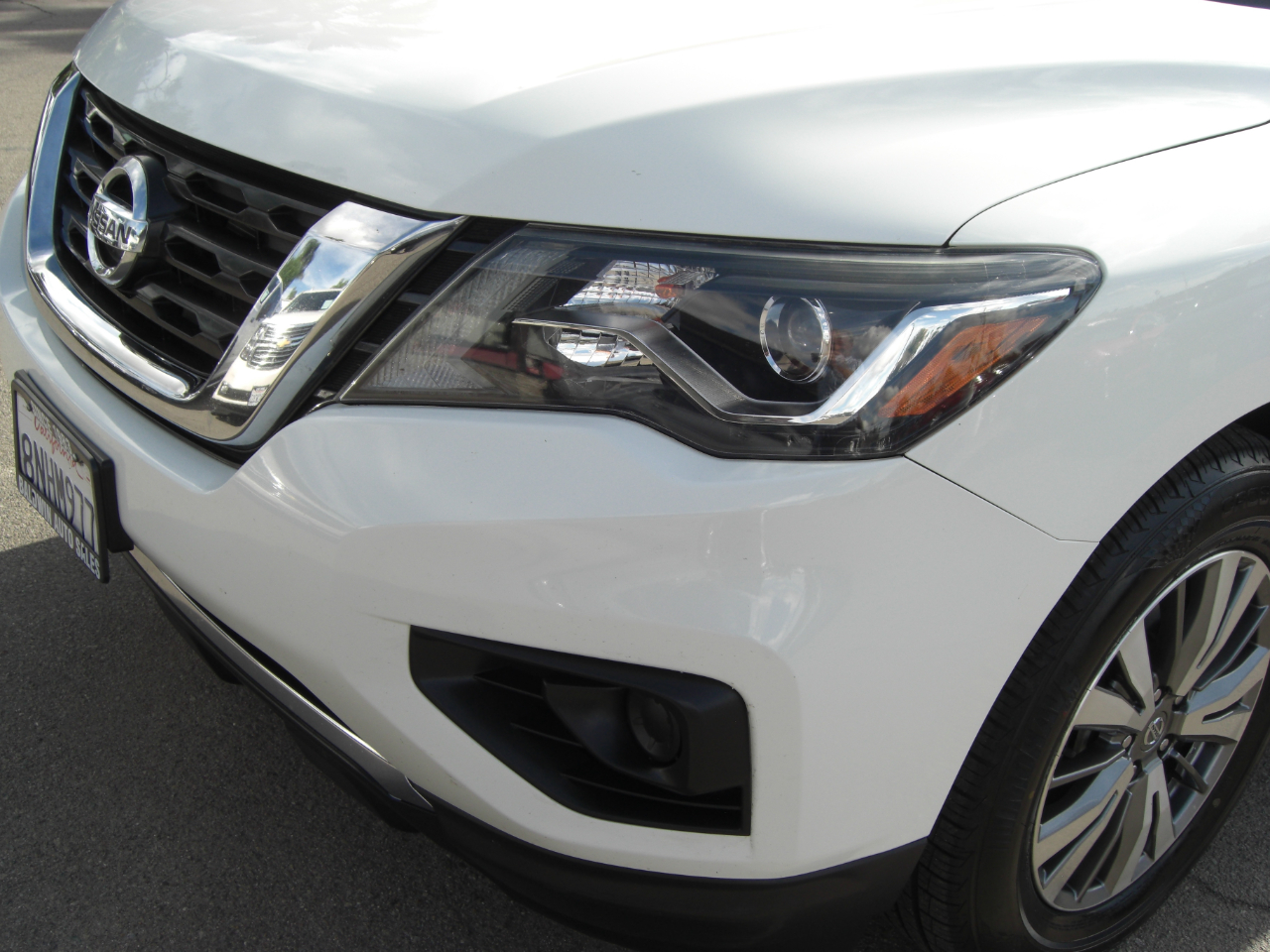 2020 Nissan Pathfinder S photo 3