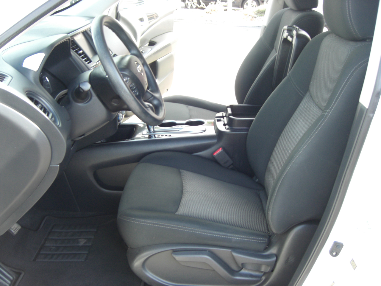 Nissan Pathfinder FWD S 2020