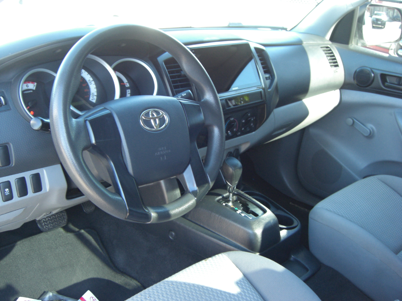 Toyota Tacoma 2WD Reg Cab I4 AT (Natl) 2012