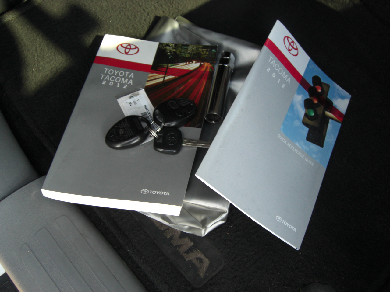 Toyota Tacoma 2WD Reg Cab I4 AT (Natl) 2012