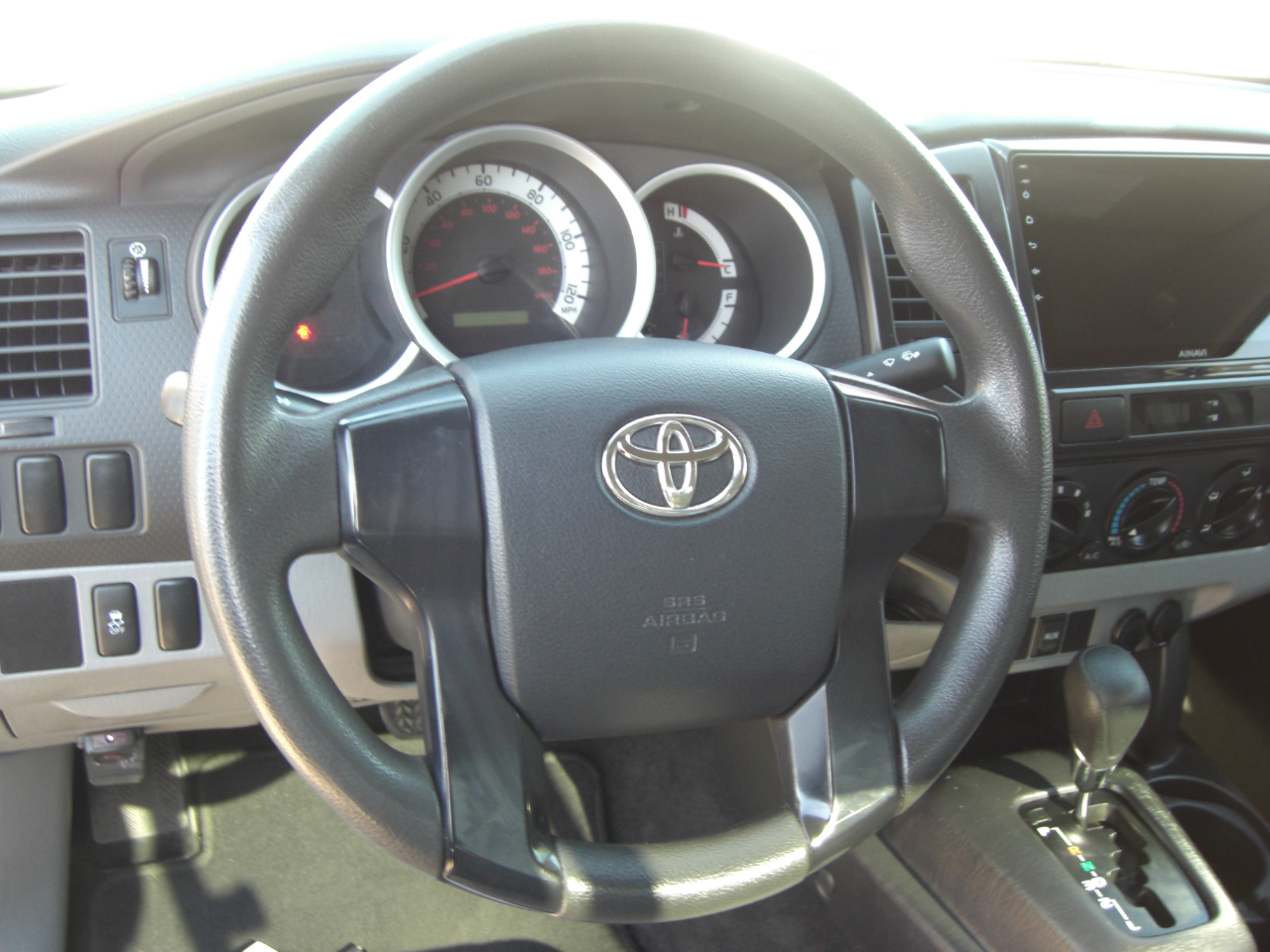Toyota Tacoma 2WD Reg Cab I4 AT (Natl) 2012