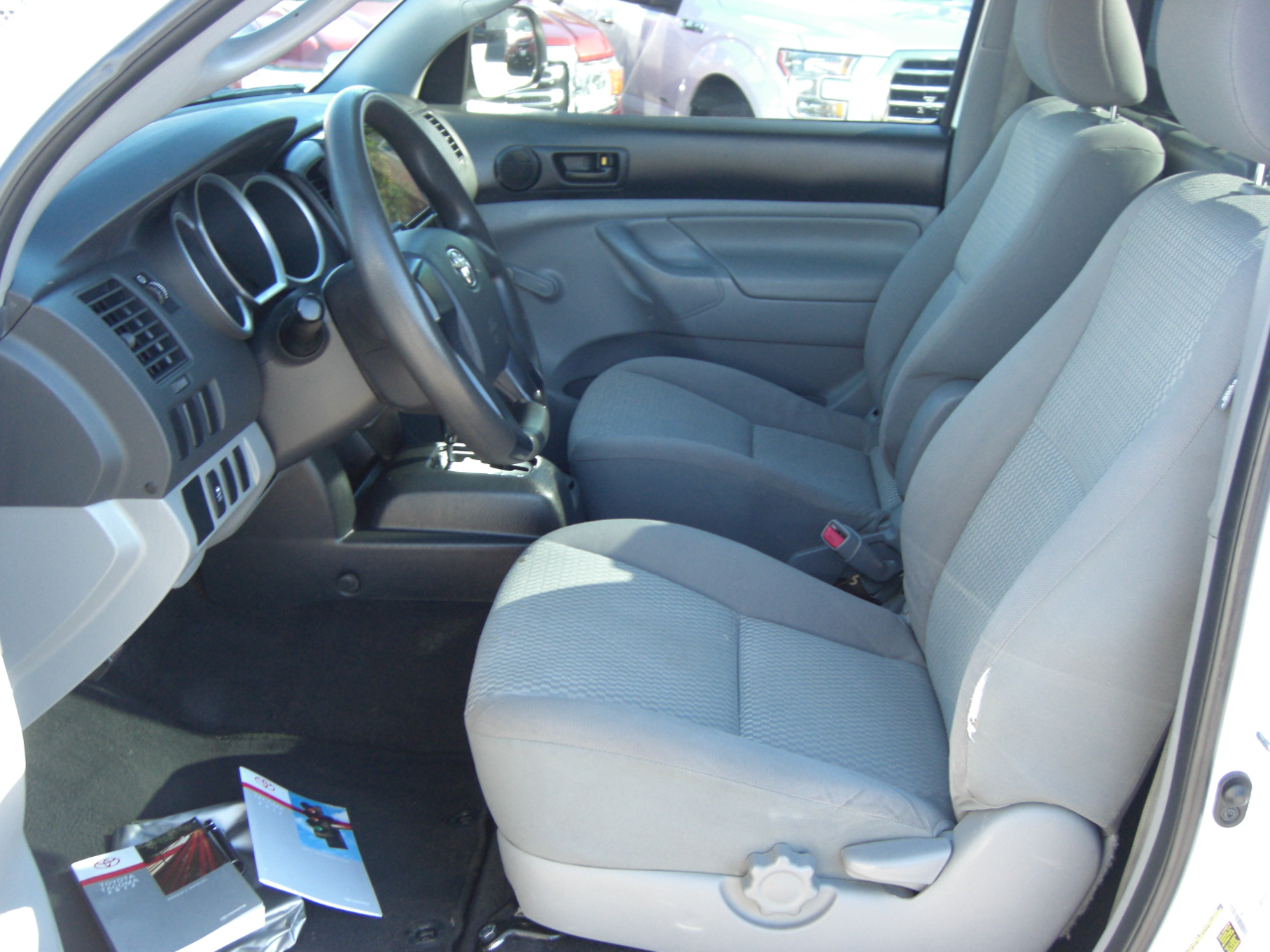 Toyota Tacoma 2WD Reg Cab I4 AT (Natl) 2012