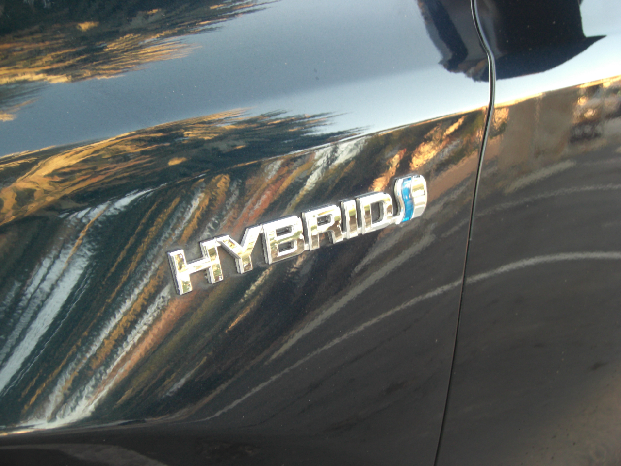 Toyota RAV4 Hybrid SE AWD (Natl) 2018