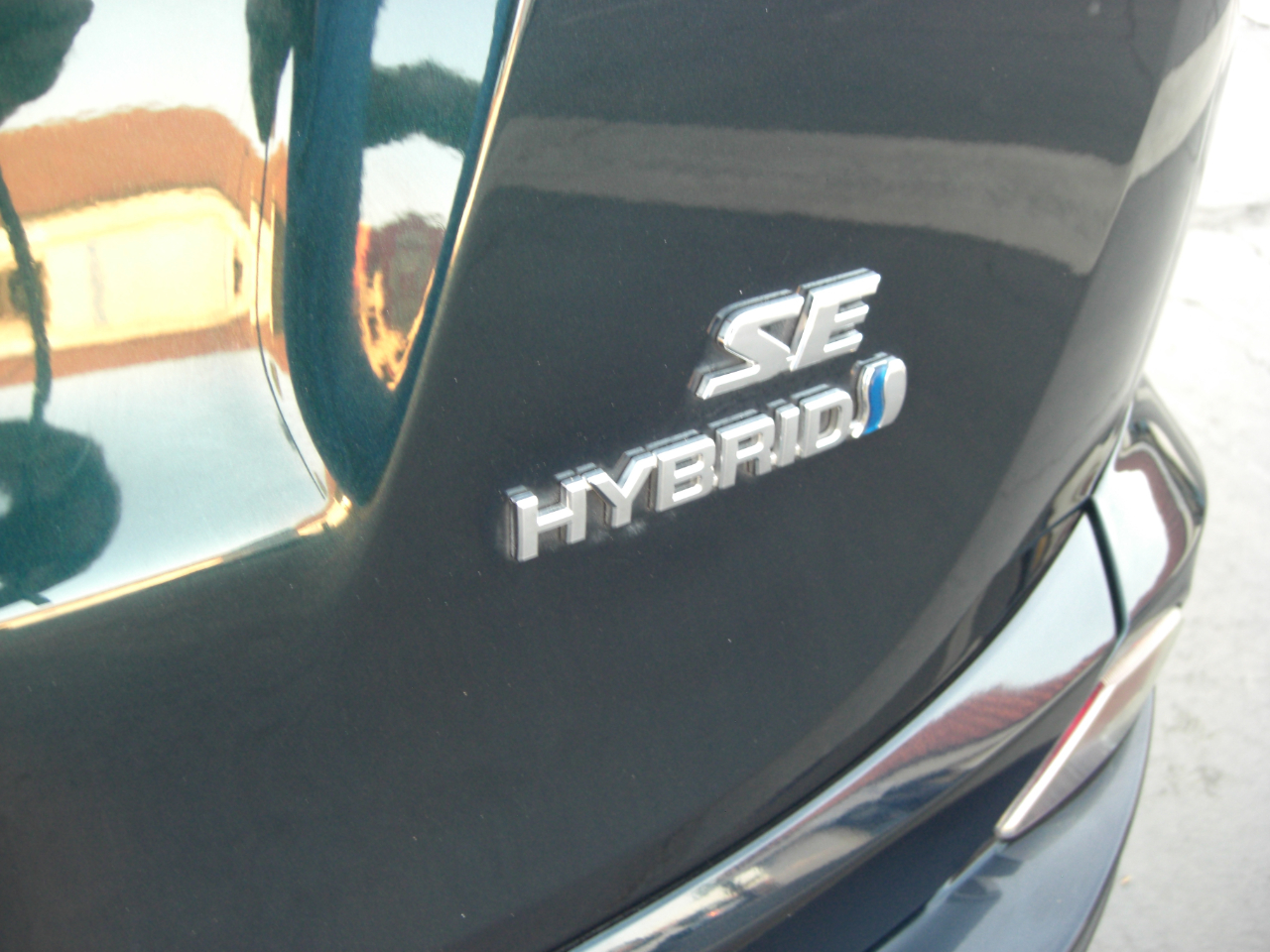 Toyota RAV4 Hybrid SE AWD (Natl) 2018