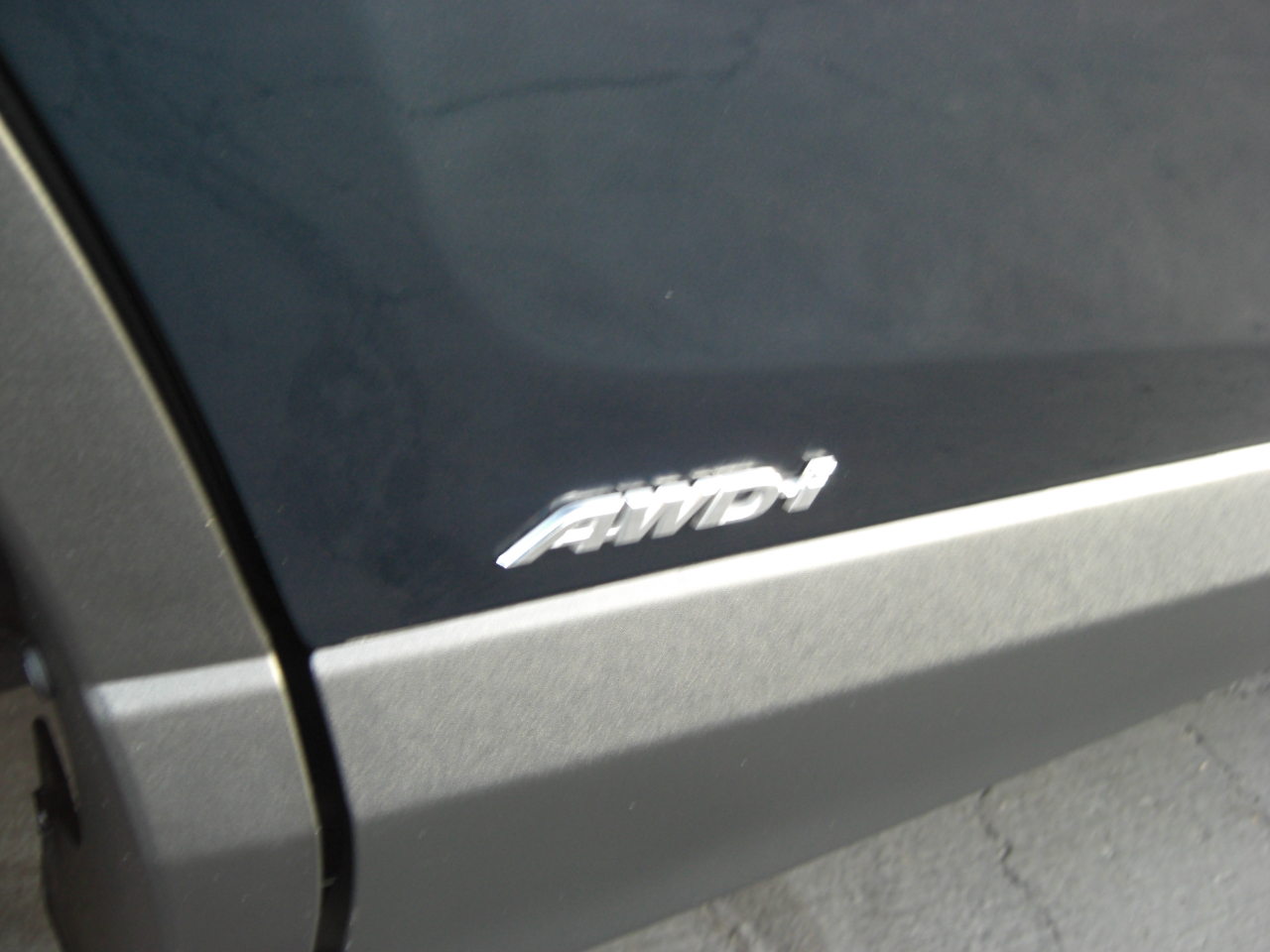 Toyota RAV4 Hybrid SE AWD (Natl) 2018