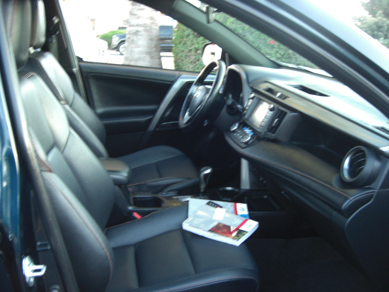 Toyota RAV4 Hybrid SE AWD (Natl) 2018