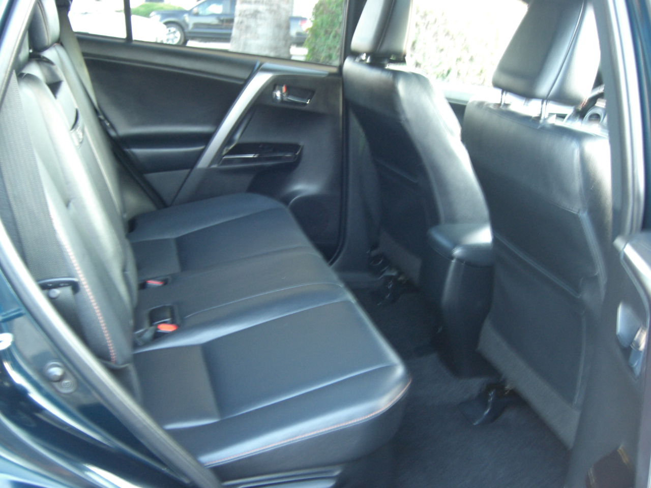 Toyota RAV4 Hybrid SE AWD (Natl) 2018